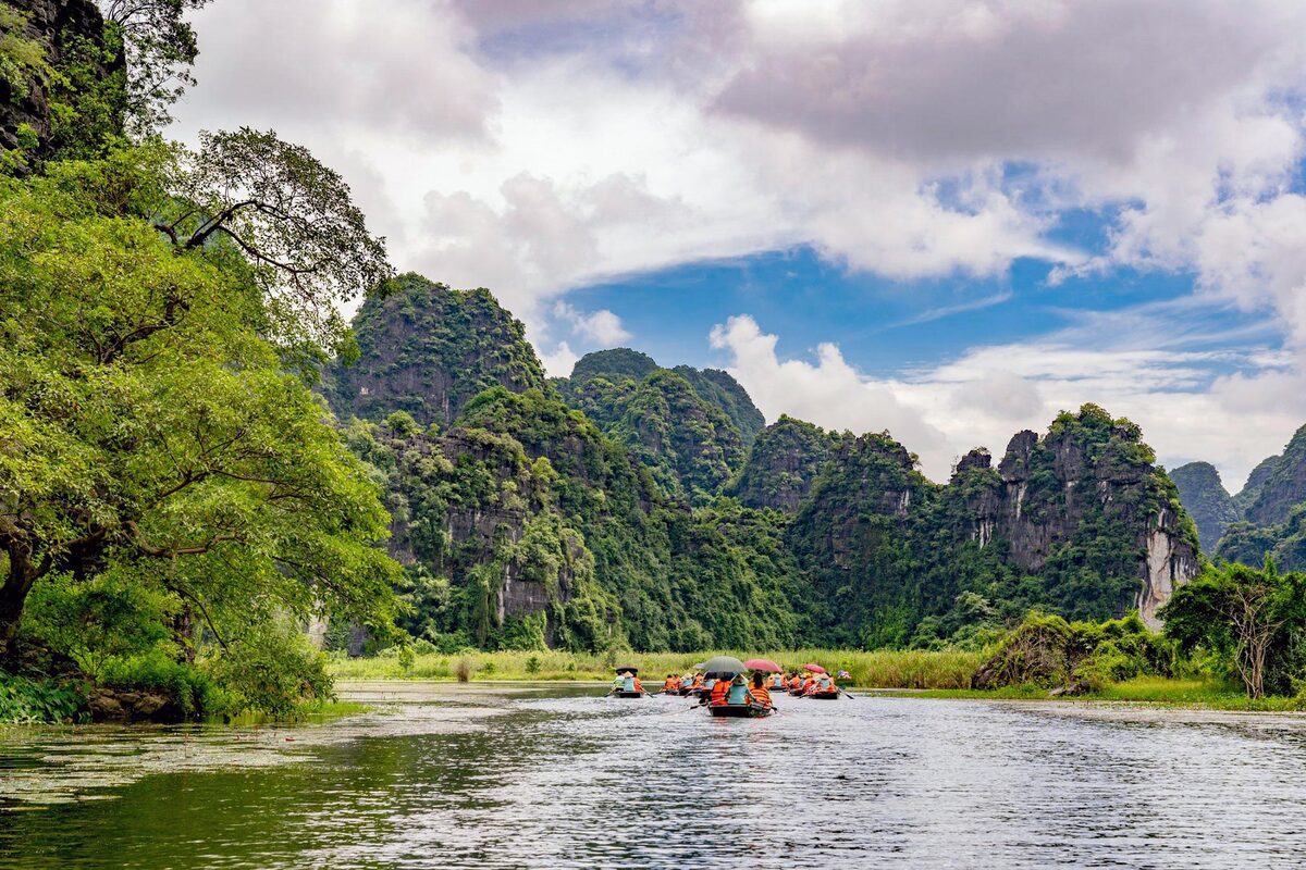 Limestone landscape Trang An boasts charming fall ambiance