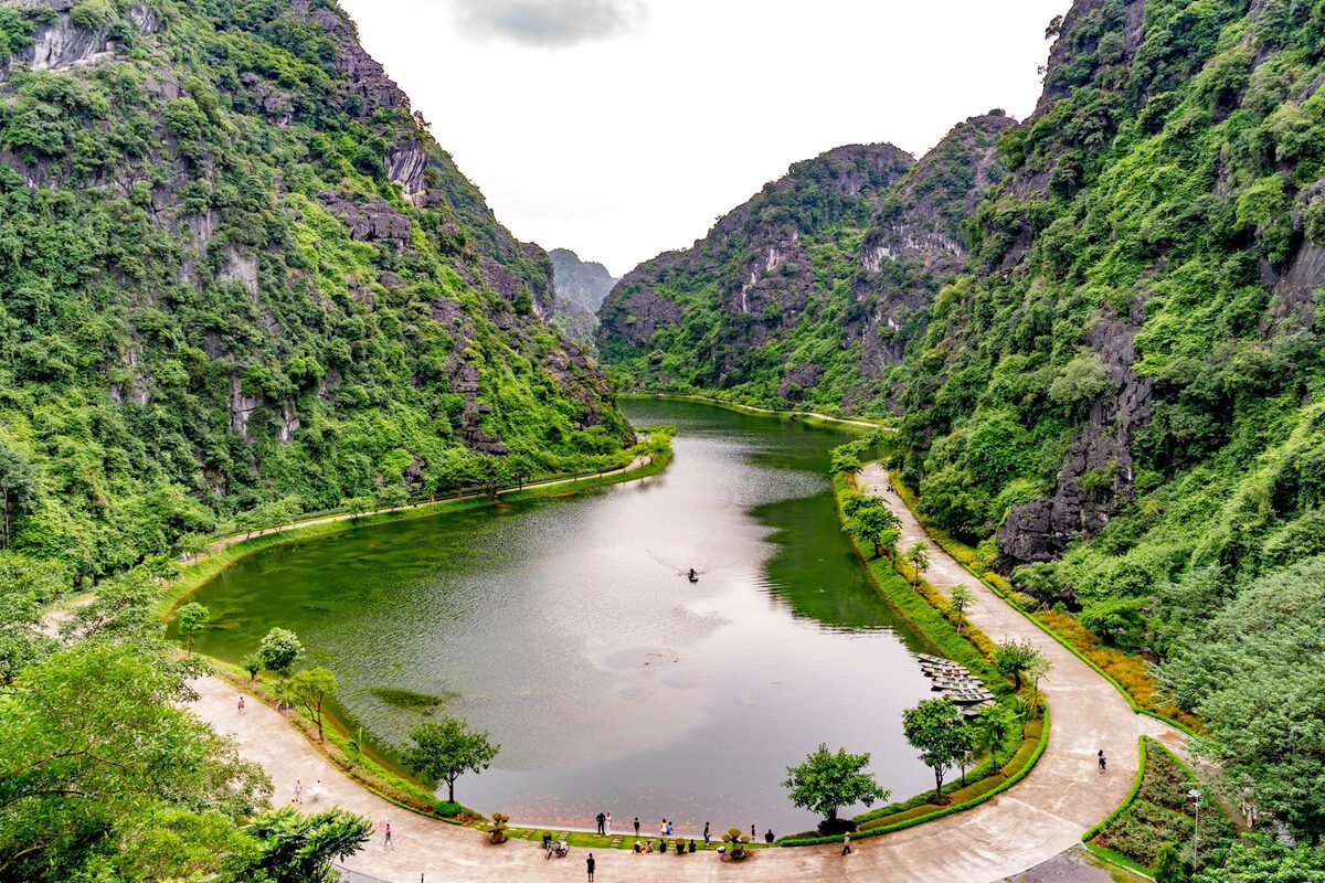 Limestone landscape Trang An boasts charming fall ambiance